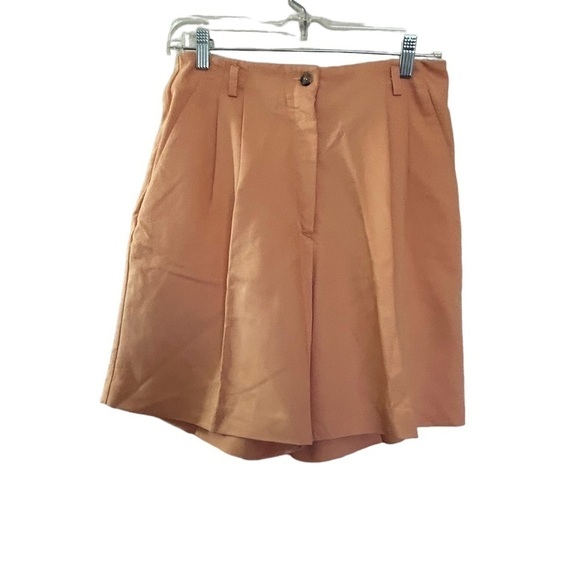 Tehama Nancy Haley High Rise Pleated Shorts
• Used • Size: 8 - Picture 1 of 6